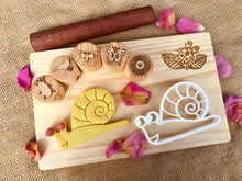 Load image into Gallery viewer, Snail Bio Cutter
